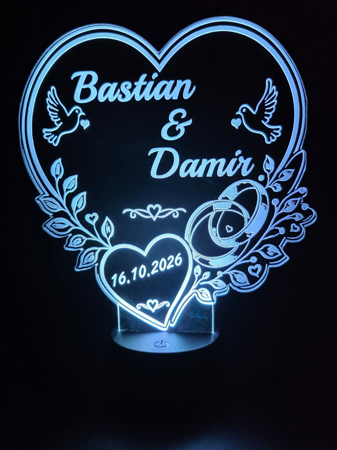 Blauwe LED huwelijkslamp Bastian en Damir met persoonlijke gravure